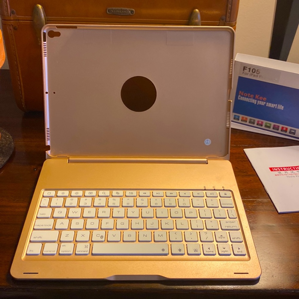 Wireless Keyboard for iPad Pro 10.5”